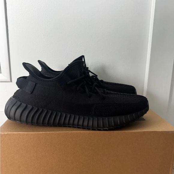 YEEZY BOOST 350 V2 ONYX - Men’s size 12